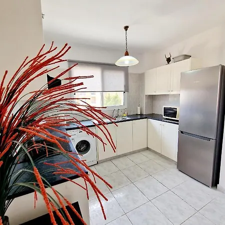 Emma's Place, 2 Bedroom With Pool View Appartement *